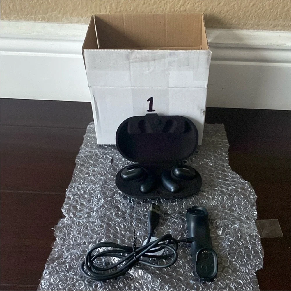 Bose Sport OpenEar True Wireless Black Earbuds with Charging Case. Barely used!
